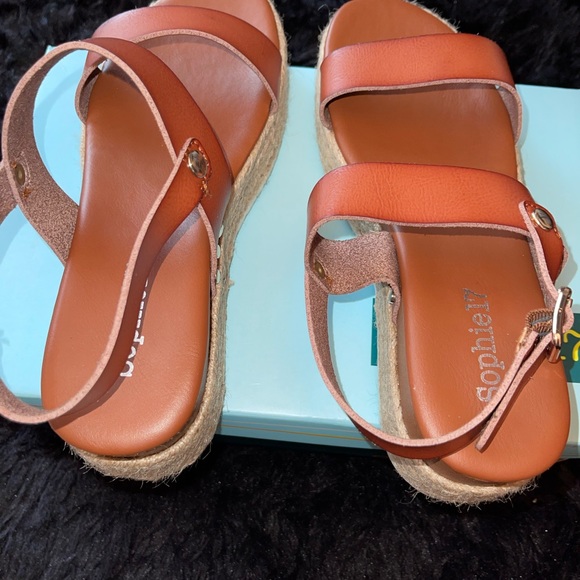 Girls' wedge sandals. - Picture 3 of 7